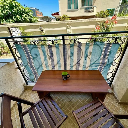 Cozy One-bedroom In Lilia By Menada Apartment Slantschew brjag